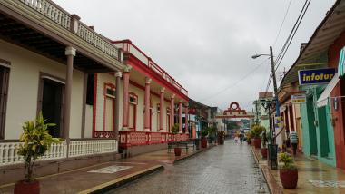 Ulice kubánského města Baracoa