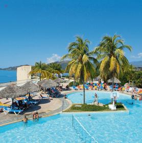 Kubánský hotel Brisas Sierra Mar s bazénem