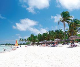 Kubánský hotel Club Amigo Mayanabo s pláží